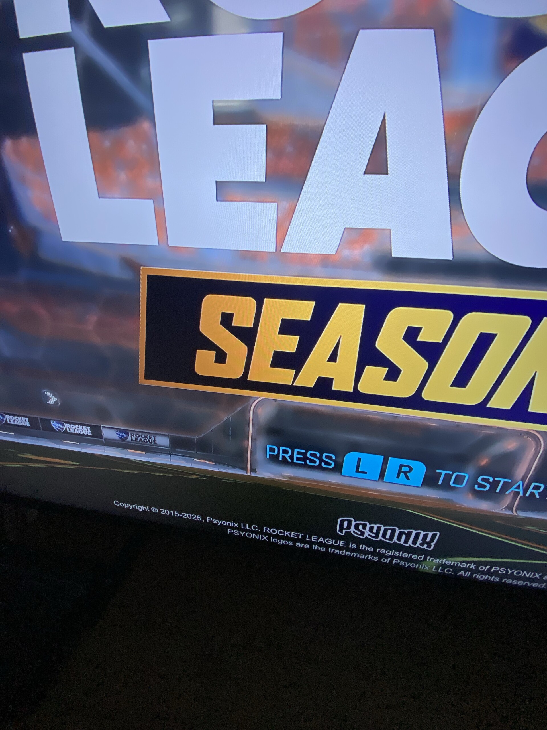 Every time I 👋🖱️🕹️ L R I press on my  🕹️