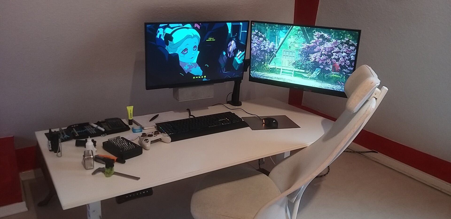 Since others are sharing their setup, here is mine